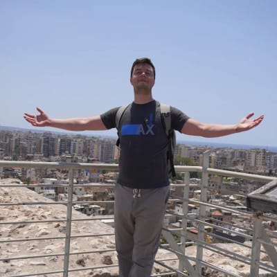 Zein (@watch2earn) on DeHub