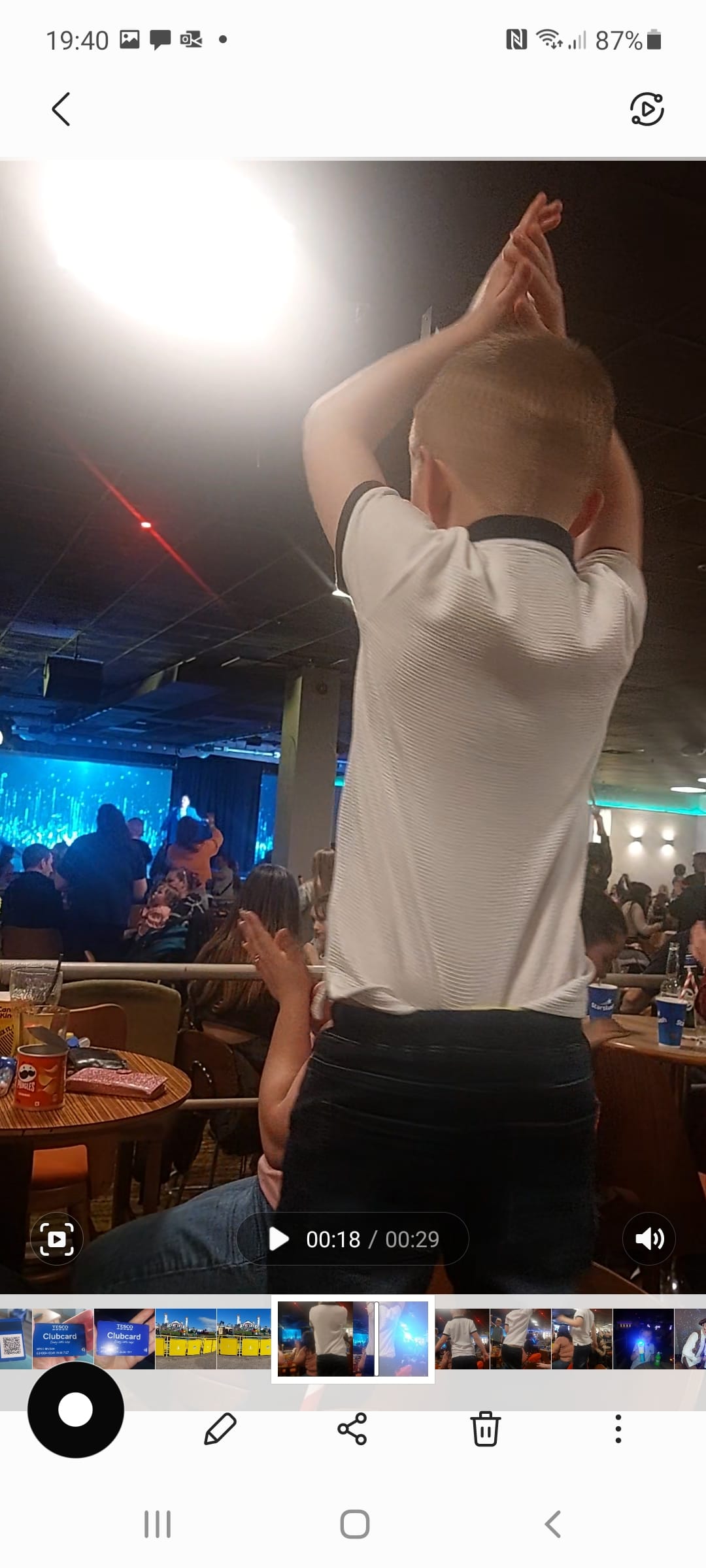 Callum living his best life at the disco on holiday 🤣