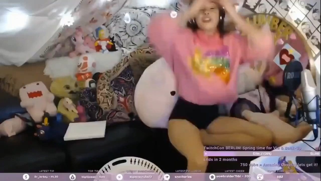 Twitch e-girl COD meme — a video by joe biggs on DeHub