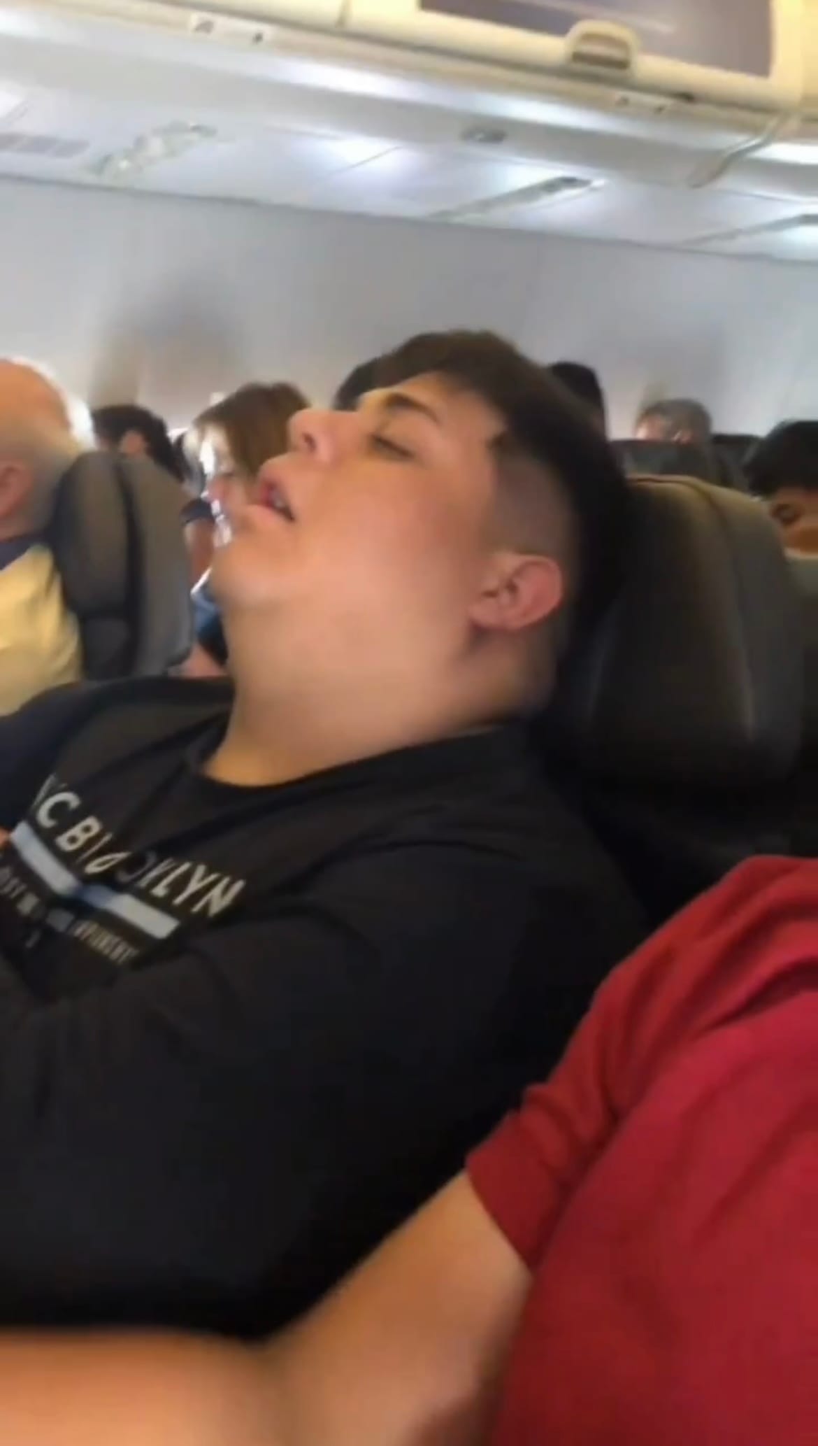Funny Prank in plane 😂 — a video by memes on DeHub