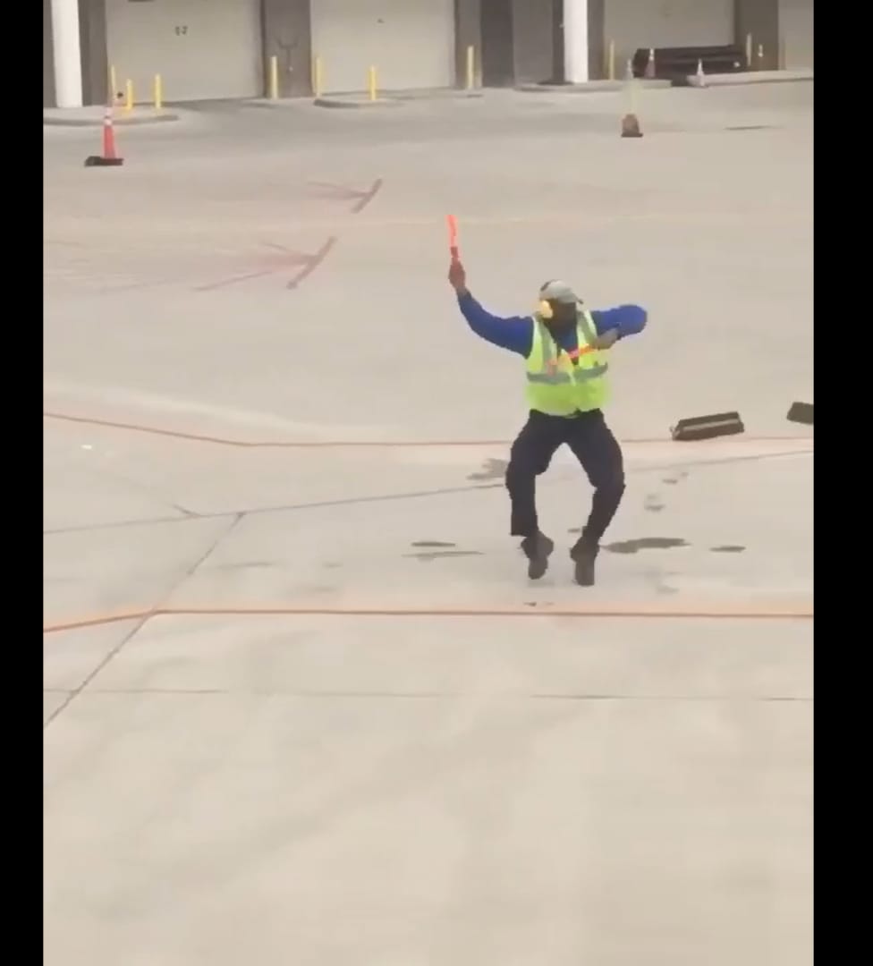Happy dance — a video by nguyen ryan on DeHub