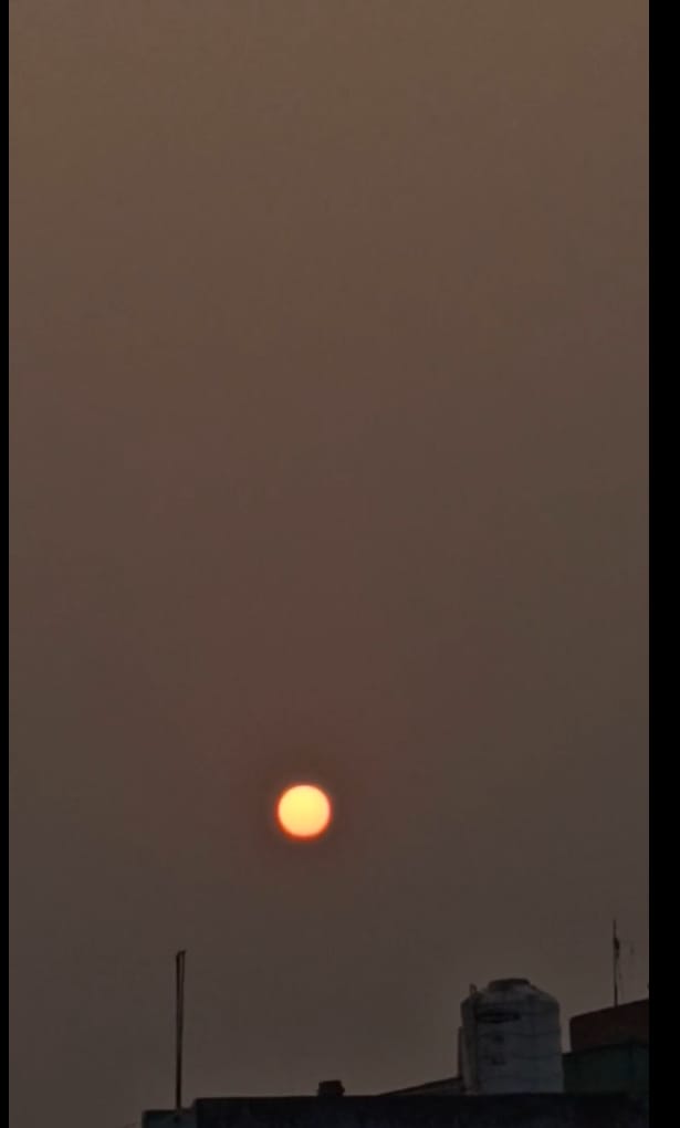 red moon — a video by moon guy on DeHub
