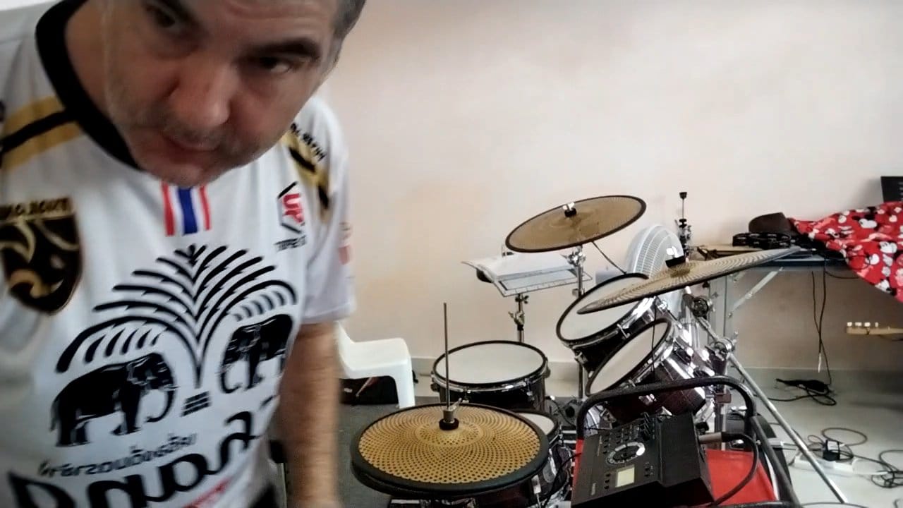 A  fun Chat and Drum Presentation Show!