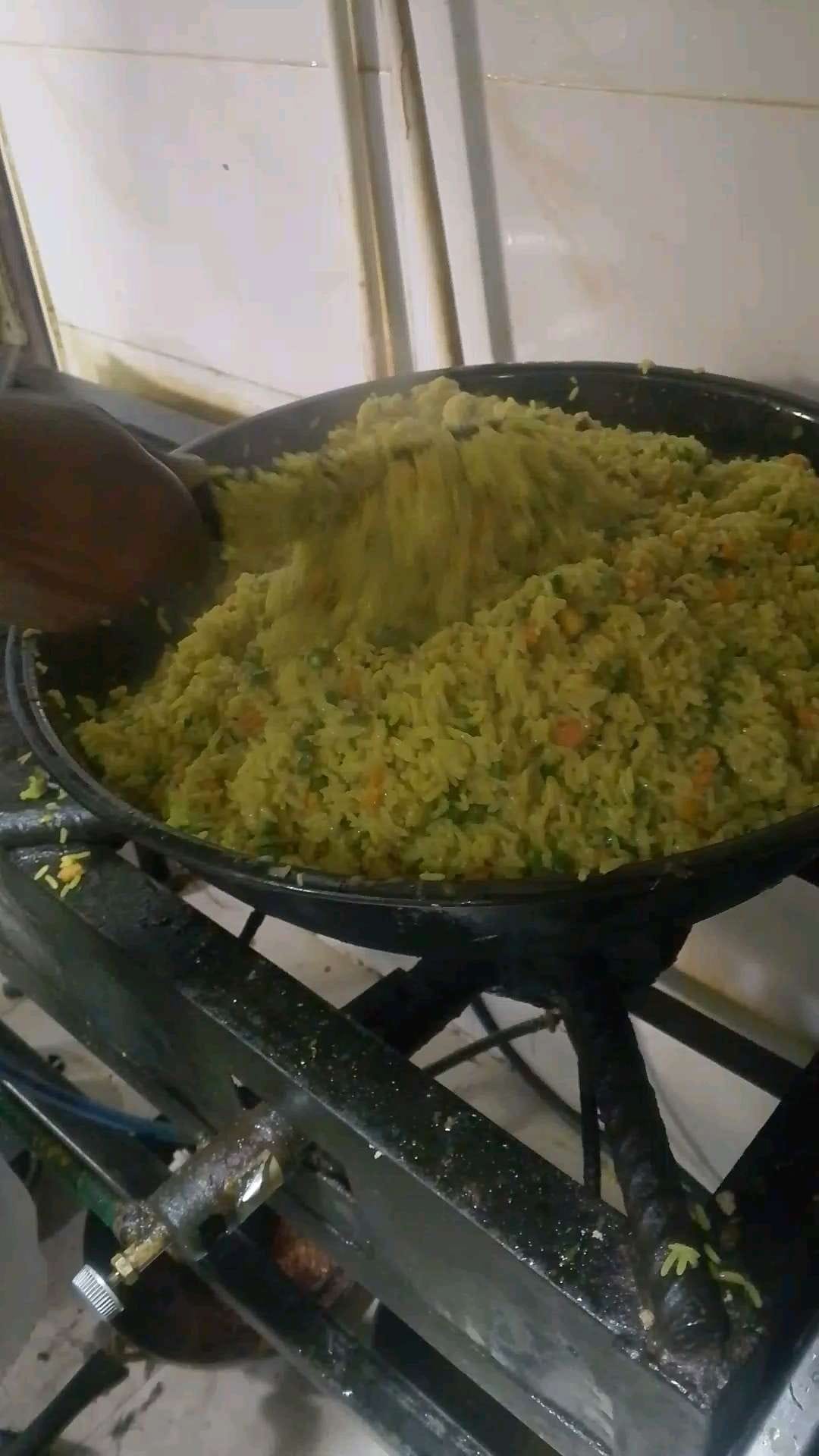 Who's hungry 😋🍽️ — a video by Mercified Food Bowl on DeHub
