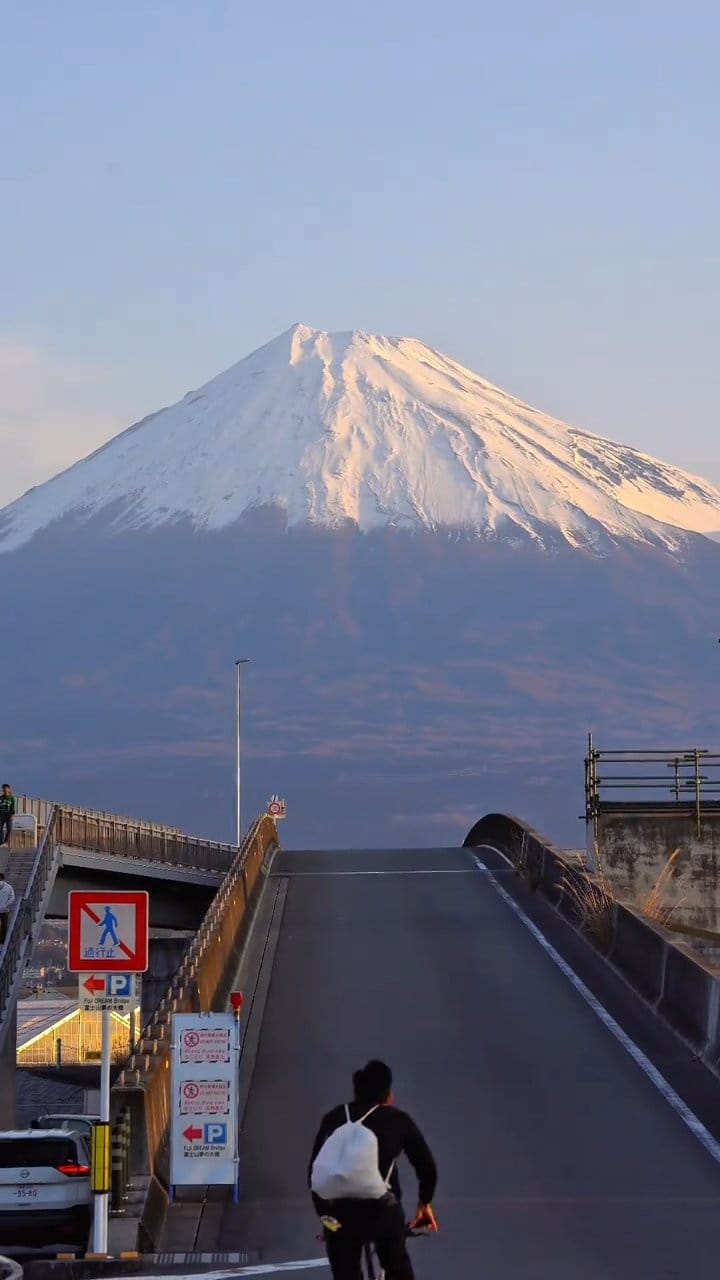 Good morning Mt.Fuj — a video by Ken210 on DeHub