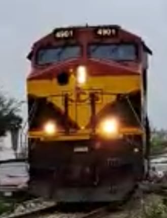 Just a train. Enjoy! — a video by Teh Coinage on DeHub