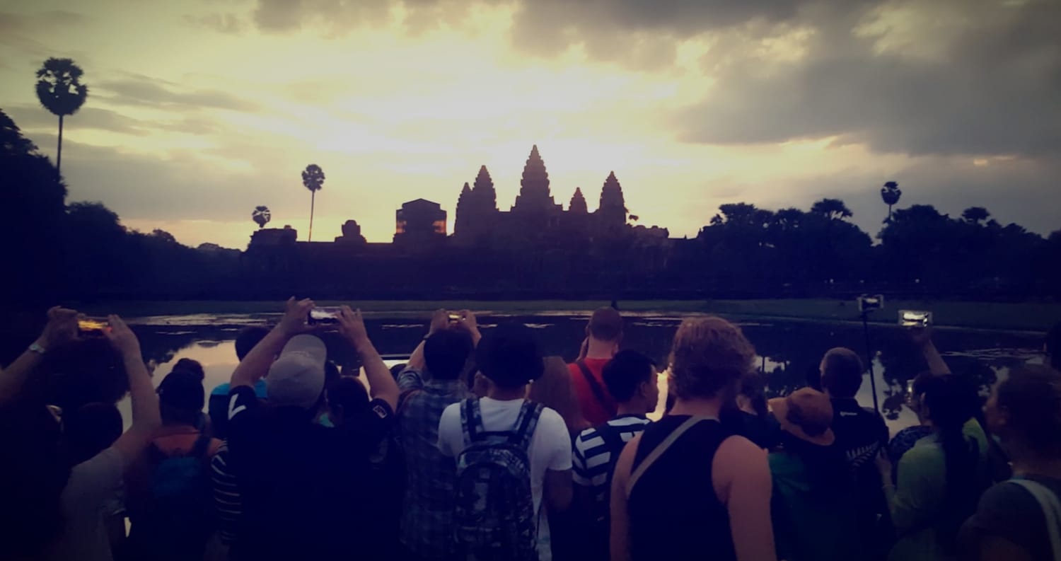 Sunrise at Angkor Wat — a video by ThaiLaunt© on DeHub